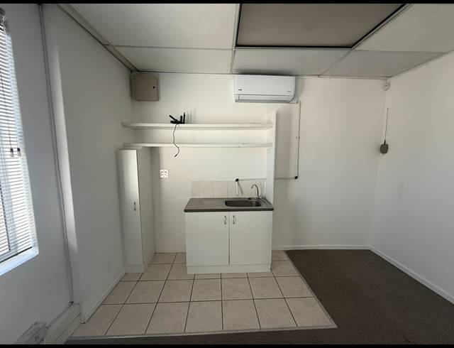 46.20M² BUILDING TO LET IN CLAREMONT
